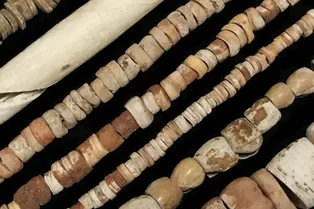 Валюта прошлого: 2000 лет назад индейцы использовали бусы из ракушек вместо денег Валюта прошлого: 2000 лет назад индейцы использовали бусы из ракушек вместо денег