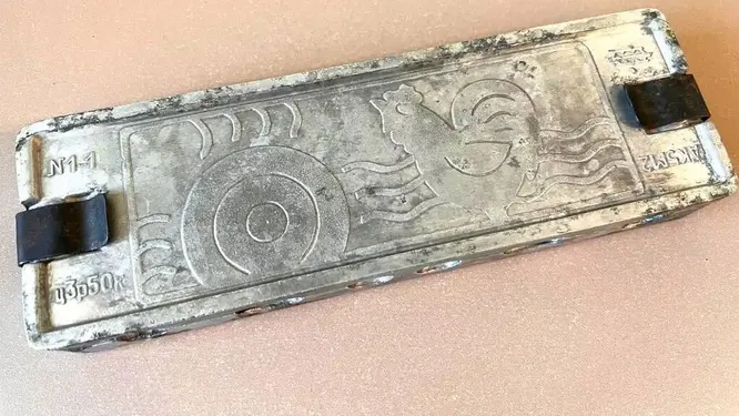 Для чего использовали этот железный брусок?