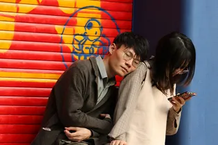 Фирма в Китае дает деньги, чтобы работники нашли себе романтического партнера!