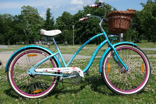 electra cruiser bicycle blue and white