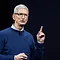 Тим Кук и представители Apple