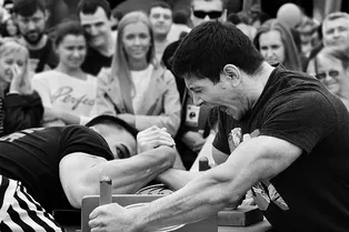 Как победить любого в армрестлинге: 4 шага, которые вам помогут