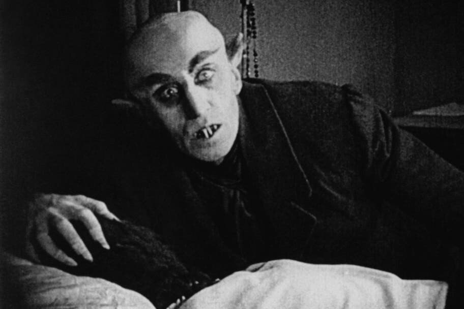 Эта немая картина 1922 года заложила основу для всех фильмов про вампиров в XXI веке!