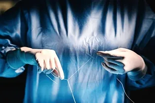 «Программируемые» узелки страхуют хирурга от повреждения тканей