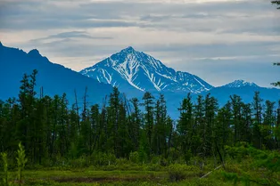 Вопрос для знатоков географии страны: знаете, название какой республики РФ переводится как «страна гор»?