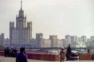 Считаете себя знатоком истории? Ответьте, кому завидовали москвичи в начале 1990-х
