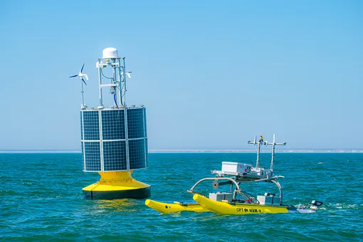 wave generator by ocean power technologies