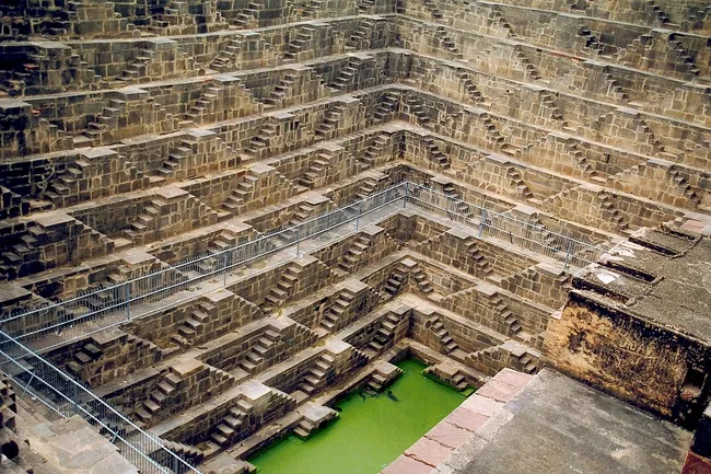 Индийский инженер, спасший 600 озер, взялся за знаменитые ступенчатые колодцы