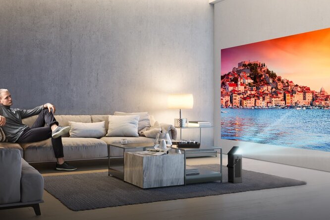 LG показала свой первый 4K-проектор LG показала свой первый 4K-проектор