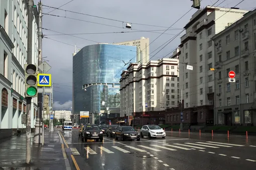 Оживленная улица Оживленная улица