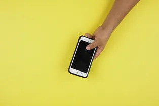 Исследование: использование смартфона в туалете увеличивает риск геморроя на 46% Исследование: использование смартфона в туалете увеличивает риск геморроя на 46%