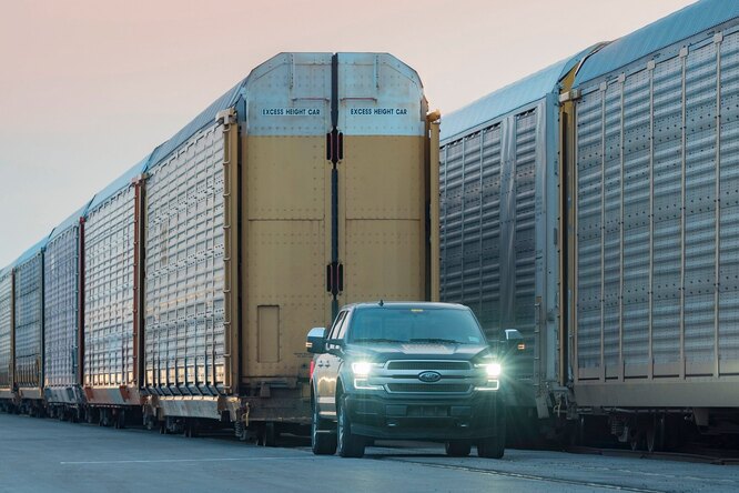 Может ли пикап буксировать поезд? Отвечает главный инженер Ford F-150 Может ли пикап буксировать поезд? Отвечает главный инженер Ford F-150