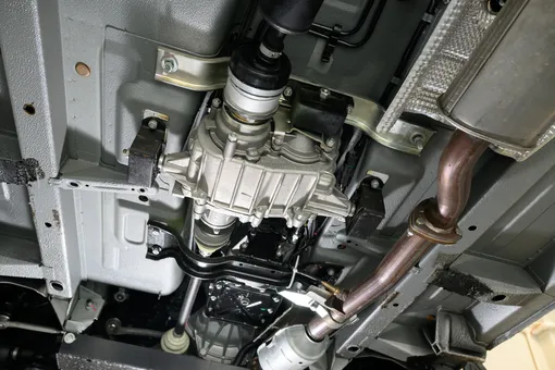 Lada Niva Legend, вид на раздаточную коробку.