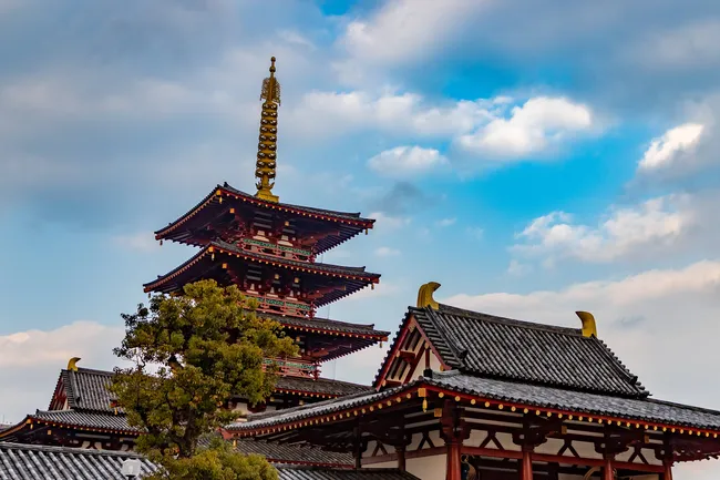 Отличительная черта местной архитектуры: почему в Азии крыши старинных зданий изогнуты