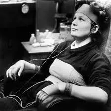 Валентина Терешкова во время тренировки в 1963 году Валентина Терешкова во время тренировки в 1963 году