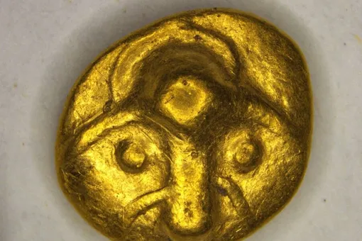 В Германии мужчина с металлоискателем нашел старейшую монету Саксонии В Германии мужчина с металлоискателем нашел старейшую монету Саксонии