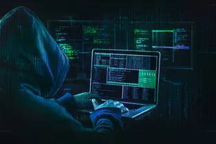 Пентагон ищет хакеров для взлома спутника