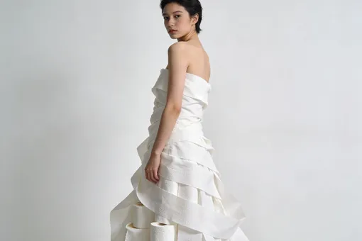 Кто додумался продавать платья из бумаги? Кто додумался продавать платья из бумаги?