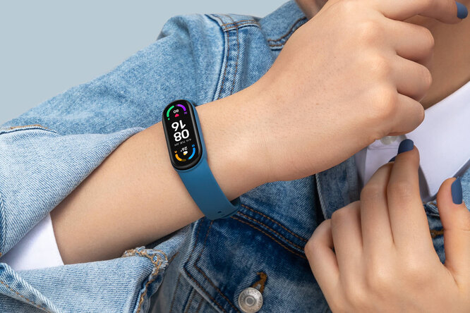 В России начались продажи фитнес-трекера Xiaomi Mi Smart Band 6