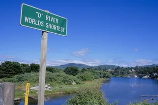 Какая река самая короткая в мире: вы пройдете ее вдоль за пару минут