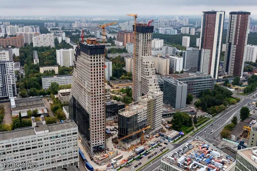 Строительство ЖК «Обручева 30»