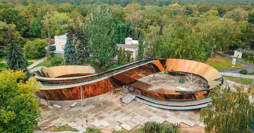 Лента Мебиуса на ВДНХ