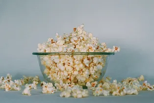 Как из кукурузы делают попкорн? Как из кукурузы делают попкорн?