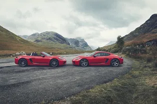 Porsche выпустила пару минималистичных спорткаров Porsche выпустила пару минималистичных спорткаров