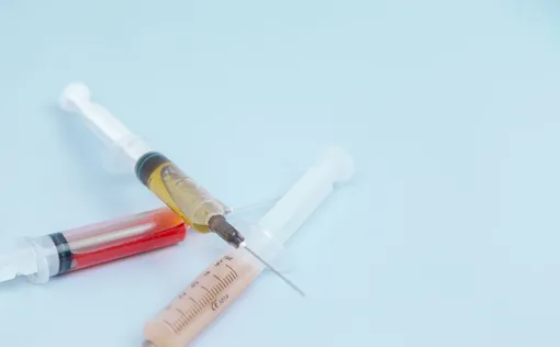 разноцветные шприцы разноцветные шприцы
