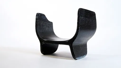 Композитный материал на основе 3D-ткани удивительно легок. Если плотность традиционного композита на слоистой основе составляет около 16 т/куб. м, то у созданного на базе 3D-ткани материала этот показатель может достигать 0,4 т/куб. м. Композитный материал на основе 3D-ткани