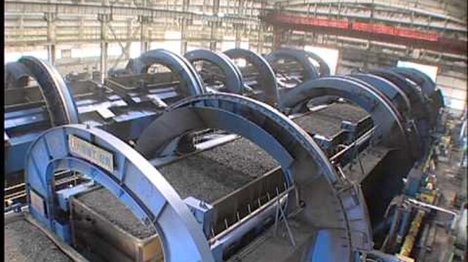 Как устроена машина, опрокидывающая вагоны