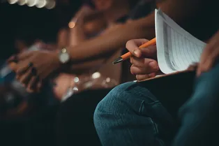 Без калькулятора: попробуйте решить 5 хитрых примеров в уме Без калькулятора: попробуйте решить 5 хитрых примеров в уме