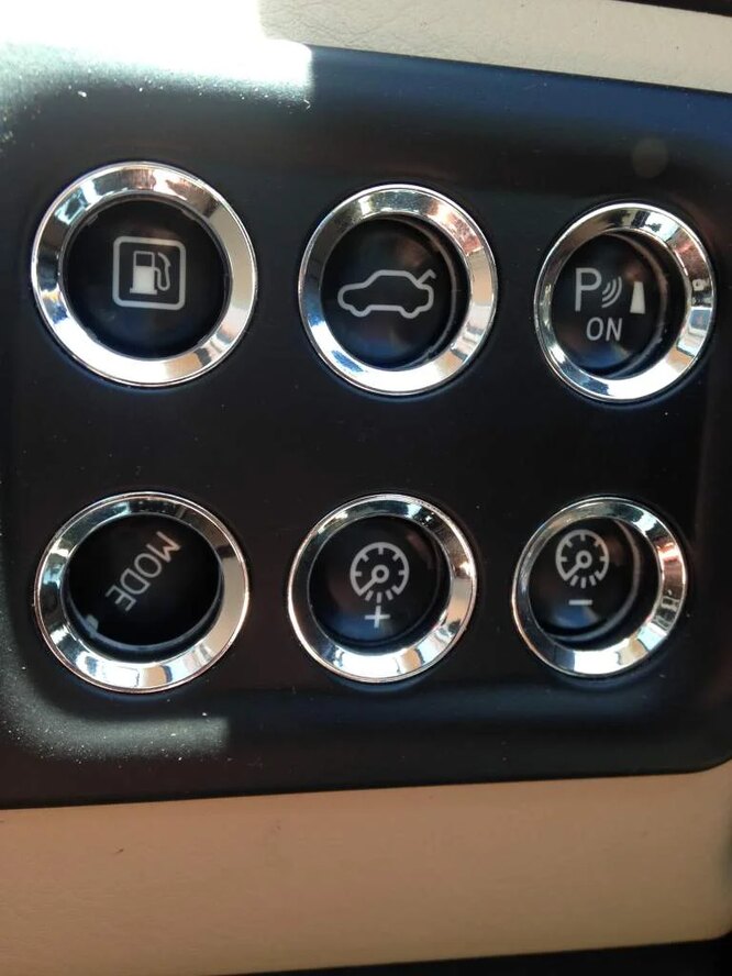 Что делать, если замерз лючок бензобака: 4 причины и 10 решений