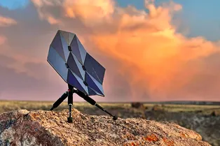 Создана солнечная панель-оригами — ее можно сложить и убрать в карман Создана солнечная панель-оригами — ее можно сложить и убрать в карман