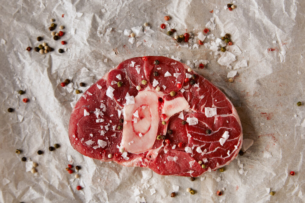 Как быстро и безопасно разморозить мясо: важные правила