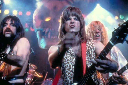 Кадр из мокьюментари «Это – Spinal Tap!» 1984 г. Как ни странно, после выхода этого комедийного фильма группа со смешным названием «Спинномозговой укол» реально начала существовать «Это – Spinal Tap!»