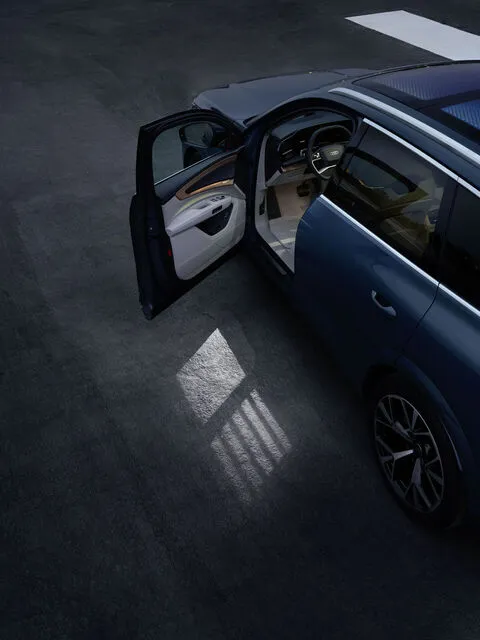 подсветка в дверях audi q7 подсветка в дверях audi q7