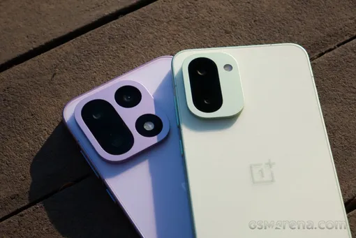 Смартфон для игр с мощным процессором и быстрым экраном 165 Гц Смартфон для игр с мощным процессором и быстрым экраном 165 Гц