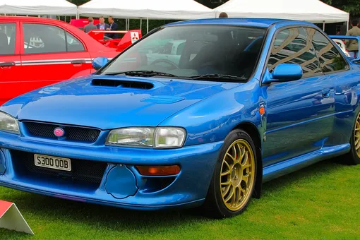 Странное имя и космическая цена: чем удивляет культовый Subaru 22B