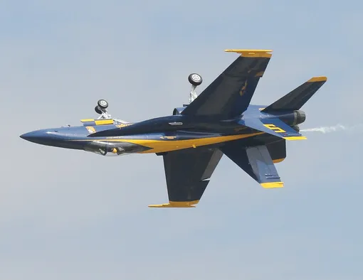 barrel roll on f/a 18