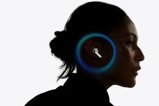 AirPods Pro 4 могут получить камеры для «видения вокруг вас»