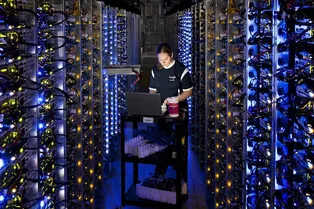 Google планирует расположить в космосе дата-центры для ИИ Google планирует расположить в космосе дата-центры для ИИ