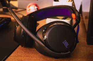 Обзор новых JBL Quantum, Tune и Endurance: наушники прямиком с CES 2026