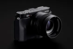 Sony RX1R III: компактный фотоаппарат с полнокадровой матрицей вернулся спустя 10 лет Sony RX1R III: компактный фотоаппарат с полнокадровой матрицей вернулся спустя 10 лет