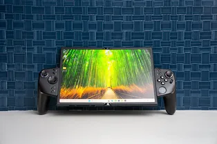 Гигантский экран и новый игровой опыт: что показала Lenovo на MWC 2026?