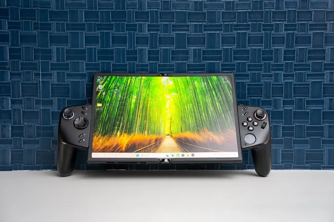 Гигантский экран и новый игровой опыт: что показала Lenovo на MWC 2026?