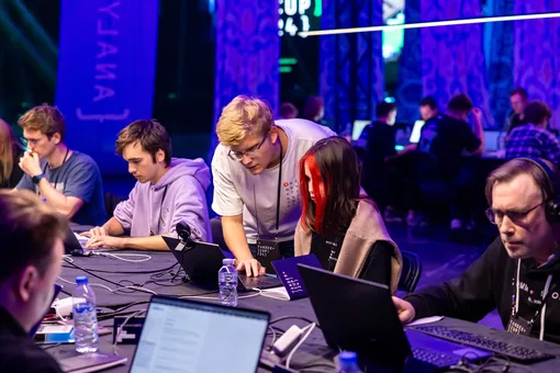 Yandex Cup 2025: открыта регистрация на международный чемпионат по программированию с финалом в Стамбуле