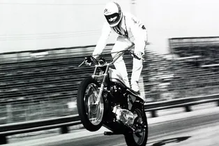 Более 400 переломов костей: история каскадера Ивела Книвела, вошедшего в Книгу рекордов Гиннесса