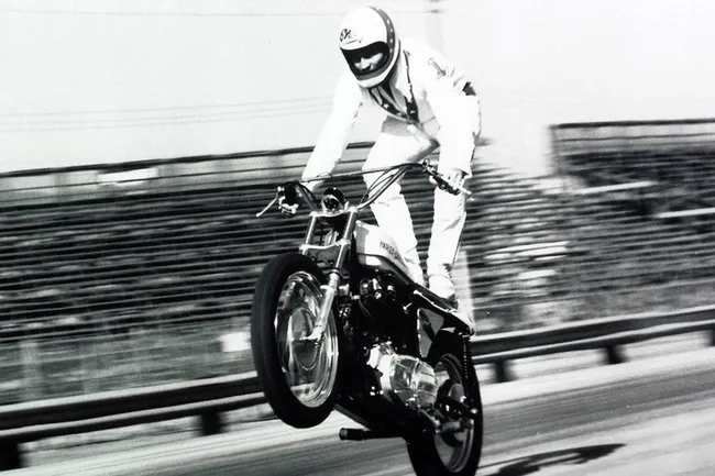 Более 400 переломов костей: история каскадера Ивела Книвела, вошедшего в Книгу рекордов Гиннесса