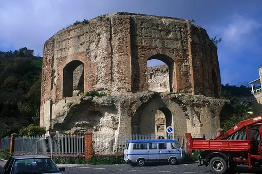 Как храм Венеры пережил землетрясение и 2000 лет на подвижном грунте